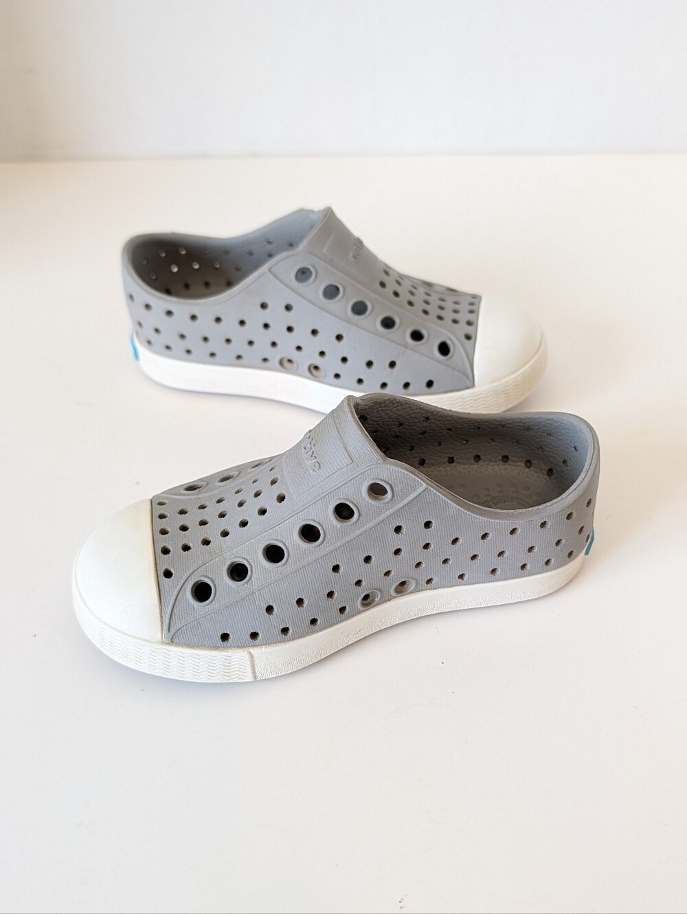 NATIVE Jefferson Child Size C7 Slip On Waterproof Shoes Gray